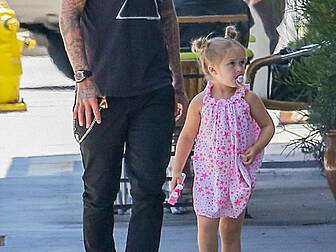 Pic: Harper Beckham & that soo...